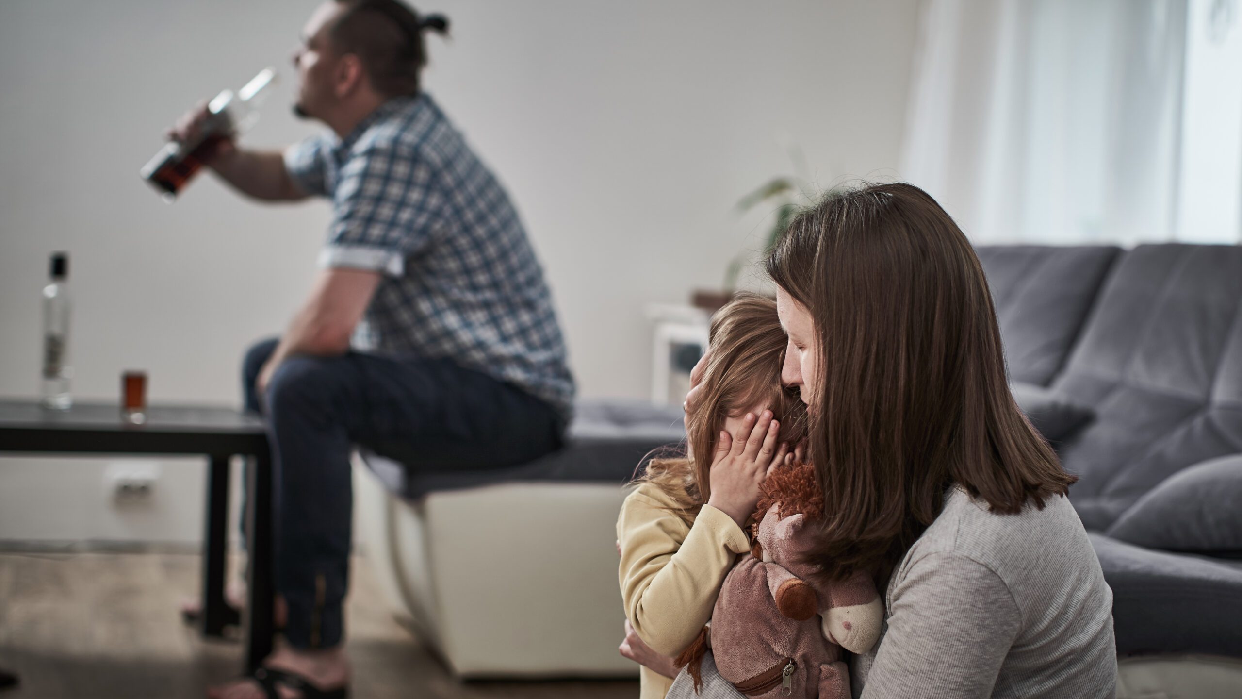 You are currently viewing What Are the Effects of Living with an Alcoholic Spouse?