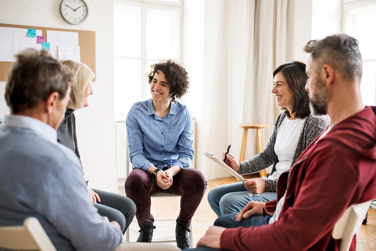 You are currently viewing What are 5 Engaging Recovery Group Activities to Foster Healing and Connection?